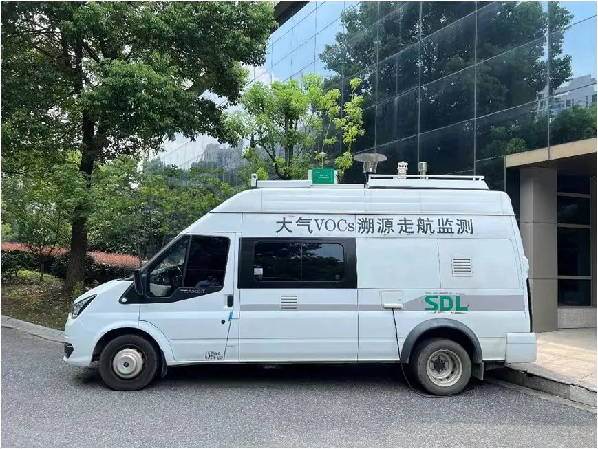 PG电子大气走航服务监测车2.jpg